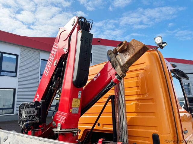Grue montée sur camion Mercedes-Benz Atego 1023 L 4x2 Atego 1023 L 4x2 mit Kran Fassi F85B.0.21