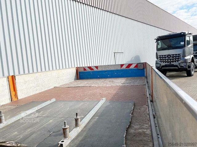 Grue montée sur camion Mercedes-Benz Atego 1023 L 4x2 Atego 1023 L 4x2 mit Kran Fassi F85B.0.21