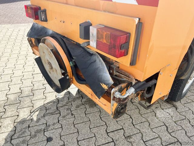 Customized van  HY 1251 / 4x4 Bokimobil, Winterdienst, Kehr/Saugmaschine KIEFER HY 1251 / 4x4 Bokimobil, Winterdienst