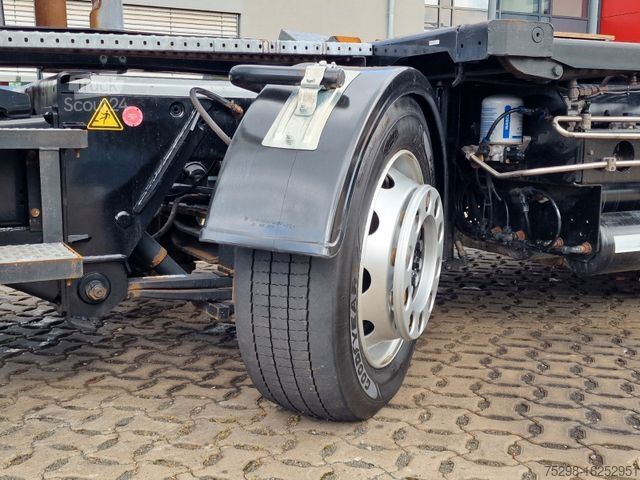 Φορτηγό εναλλασσόμενου αμαξώματος MERCEDES-BENZ KAMAG WBH 25 / Wiesel Umsetzer Sattelplatte