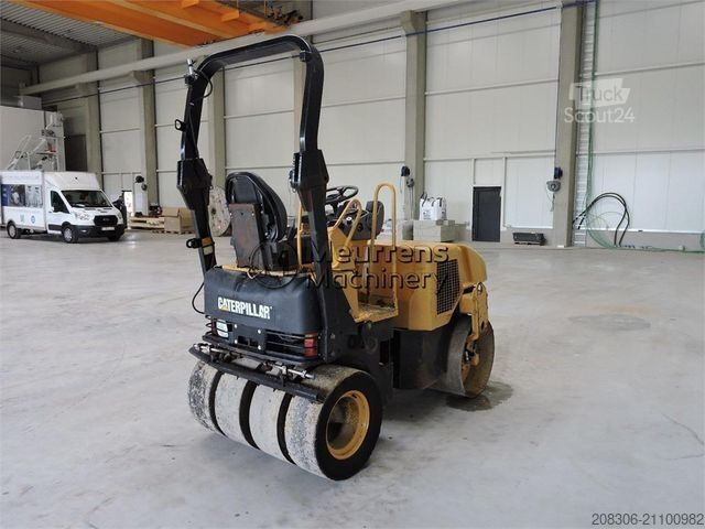 Одновальцовый каток CATERPILLAR CB225E