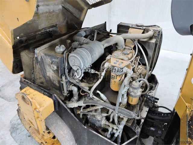 Одновальцовый каток CATERPILLAR CB225E