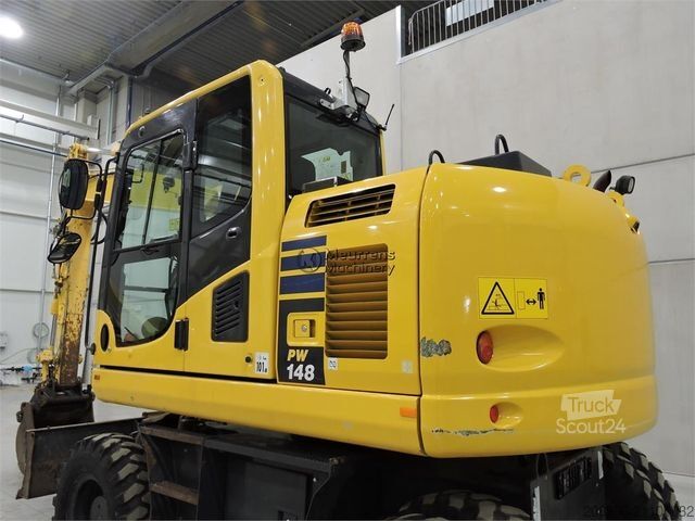 Mobile excavator KOMATSU PW148-10