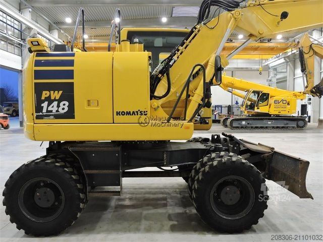 Mobile excavator KOMATSU PW148-10