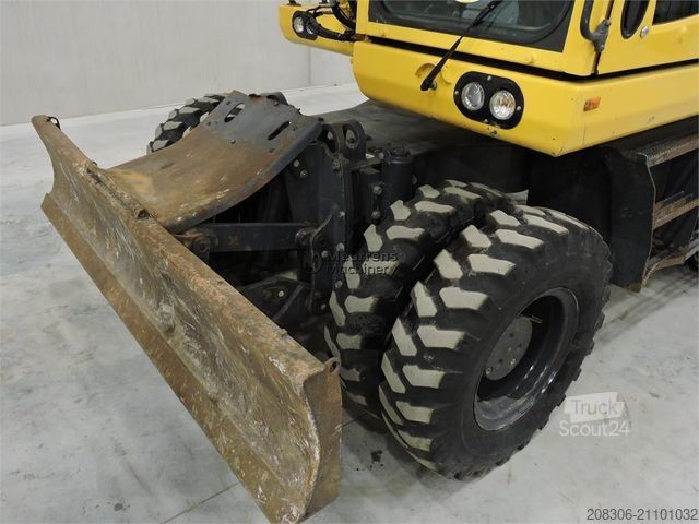 Mobile excavator KOMATSU PW148-10