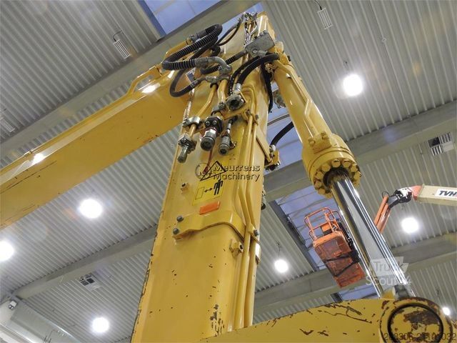 Mobile excavator KOMATSU PW148-10