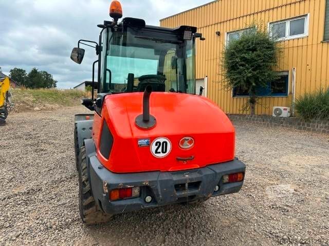 Chargeuse sur pneus KUBOTA R 085 Radlader 29.500 EUR