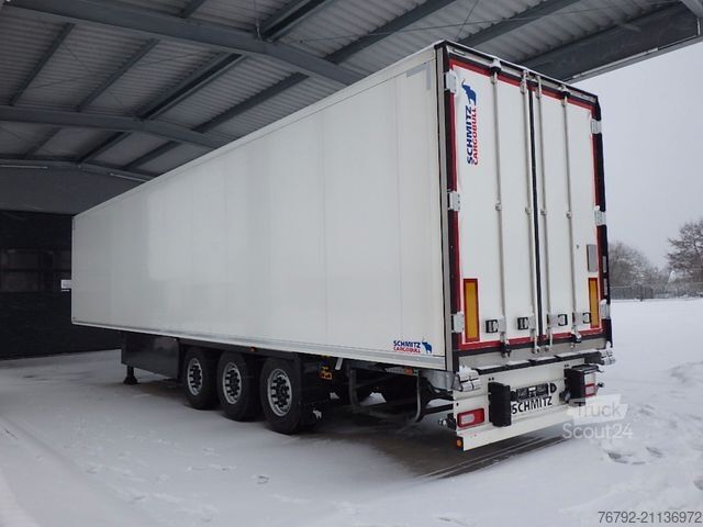 Reefer semitrailer SCHMITZ CARGOBULL SKO 24/L V7 Doppelst./Trennwand vorber./617 Std.