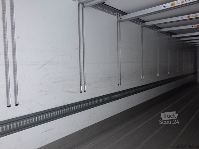 Reefer semitrailer SCHMITZ CARGOBULL SKO 24/L V7 Doppelst./Trennwand vorber./617 Std.