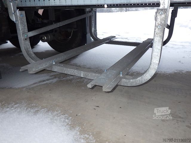 Reefer semitrailer SCHMITZ CARGOBULL SKO 24/L V7 Doppelst./Trennwand vorber./617 Std.