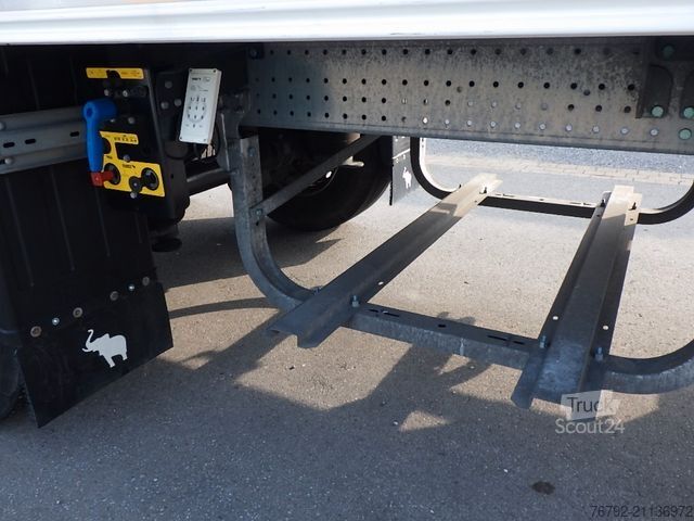 Reefer semitrailer SCHMITZ CARGOBULL SKO 24/L V7 Doppelst./Trennwand vorber./617 Std.