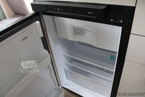 Camping-car semi-intégré Bürstner Lineo T 690 G