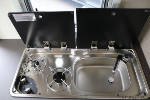 Camping-car semi-intégré Bürstner Lineo T 690 G