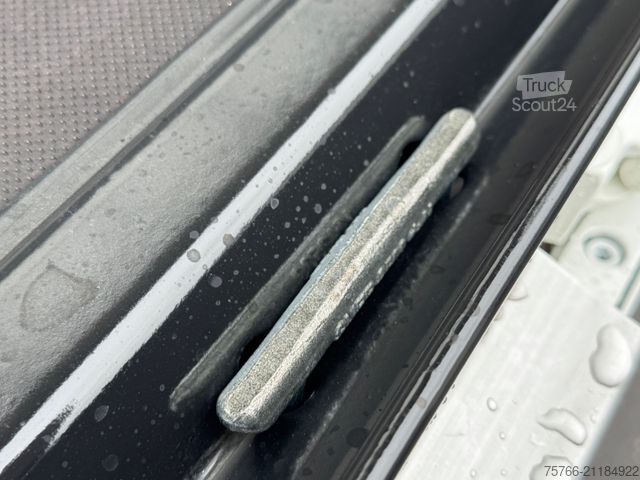 Camion de boissons MAN TGM 26.320 L / LBW / LENKACHSE / 20 PAL