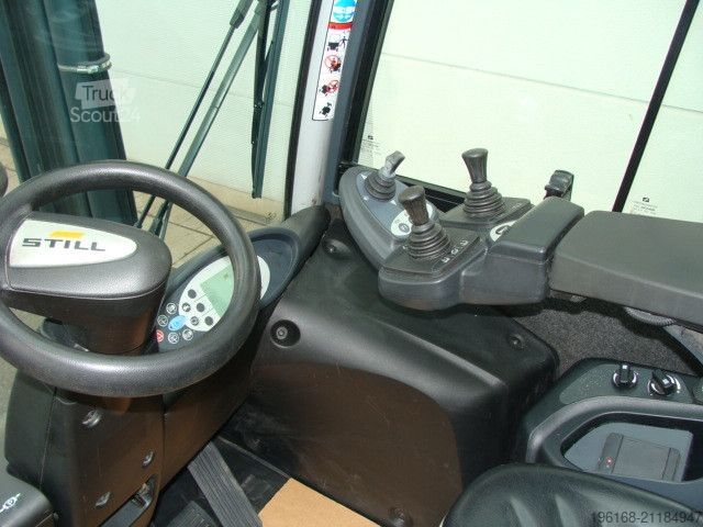 Chariot élévateur frontal STILL RX 70 - 50 TRIPLEX FREIHUB