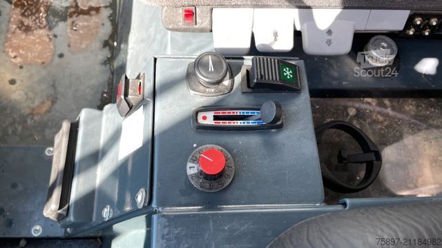 Veegmachine Boschung S3 Kehrmaschine Sweeper / HAKO / BUCHER