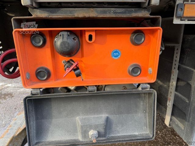 Camion refrigerato DAF FA LF55.250 KÜHLKOFFER+LBW*2014*1HAND*EURO5 EEV*