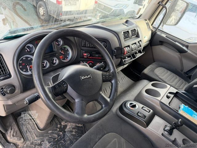 Camion refrigerato DAF FA LF 55.250 KÜHLKOFFER+LBW*2013*1HAND*EURO5 EEV