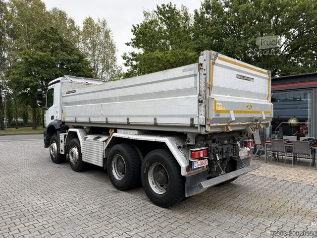 Τρίπλευρο ανατρεπόμενο φορτηγό Mercedes-Benz Arocs 3246K 8X4 Meiller
