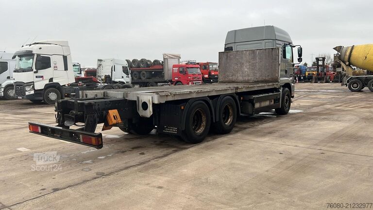 Atrelado da plataforma MAN TGA 26.460 (POMPE MECANIQUE / BOITE MANUELLE / ...