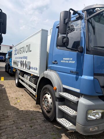 камион с платформа Mercedes-Benz Axor 1829