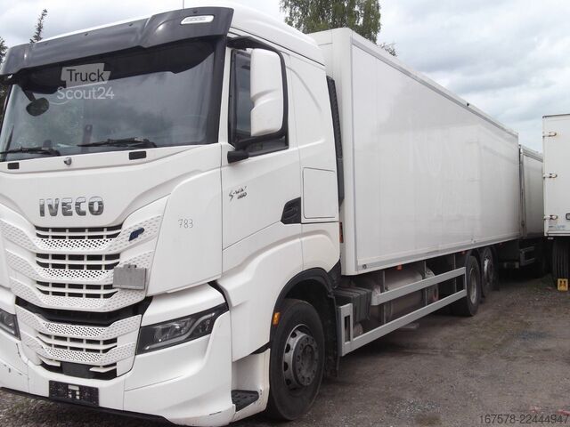 Фургон (грузовой автомобиль) IVECO S-WAY 460 LNG Motor raucht weiß