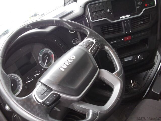Фургон (грузовой автомобиль) IVECO S-WAY 460 LNG Motor raucht weiß