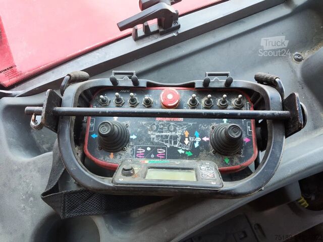 Forgó teleszkópos kezelő Manitou MRT 2470+ Privilege Radio Remote