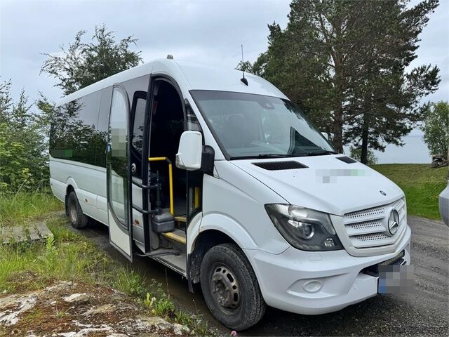 Minibuss Mercedes-Benz Sprinter 516 Minibus – 17 Seats