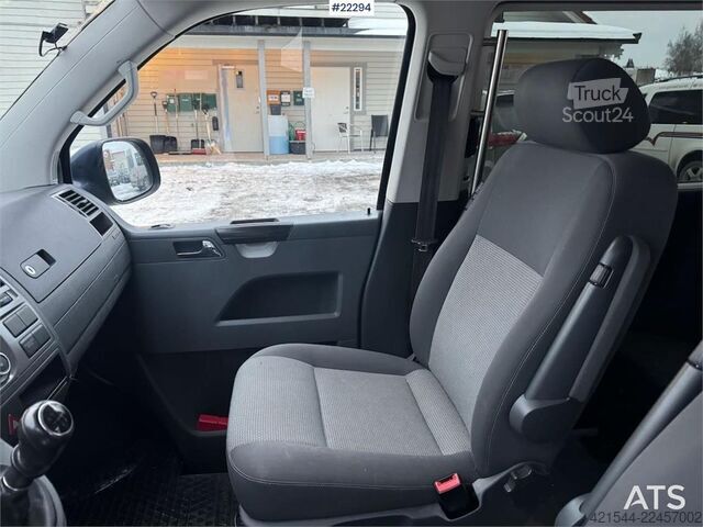Minibuss VW Caravelle – 7 seats with wheelchair lift