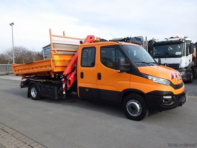 Furgón volquete trilateral IVECO 70 C 18 DoKa/Kipper/Palfinger Kran/Greifer/2xAHK