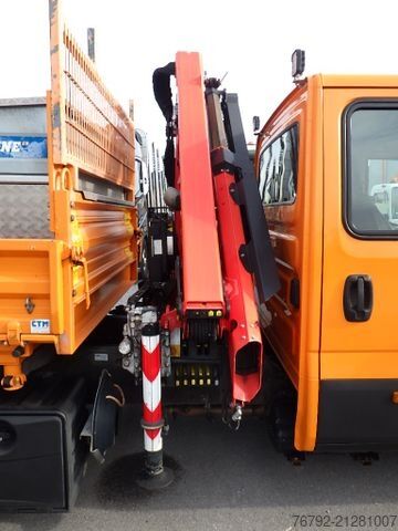 Furgón volquete trilateral IVECO 70 C 18 DoKa/Kipper/Palfinger Kran/Greifer/2xAHK