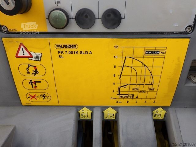 Furgón volquete trilateral IVECO 70 C 18 DoKa/Kipper/Palfinger Kran/Greifer/2xAHK