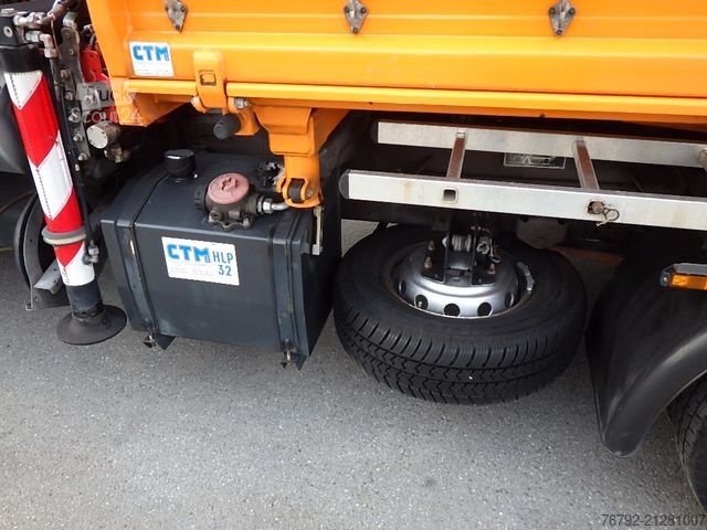 Furgón volquete trilateral IVECO 70 C 18 DoKa/Kipper/Palfinger Kran/Greifer/2xAHK