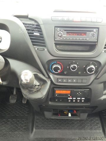 Furgón volquete trilateral IVECO 70 C 18 DoKa/Kipper/Palfinger Kran/Greifer/2xAHK