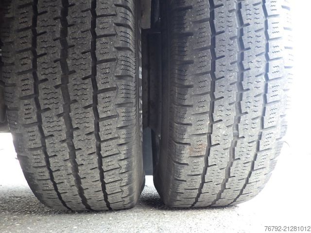 Furgón volquete IVECO 70 C 18 DoKa/Kipper/Palfinger Kran/Greifer/2xAHK