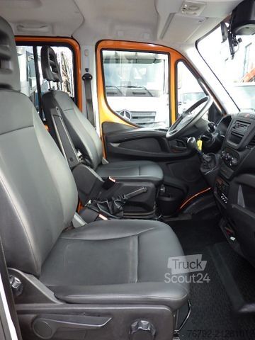 Furgón volquete IVECO 70 C 18 DoKa/Kipper/Palfinger Kran/Greifer/2xAHK