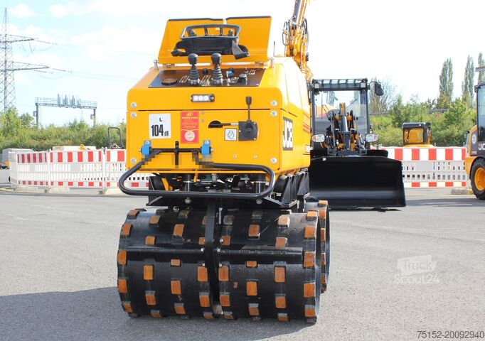 Roletador de valas com controlo remoto por rádio JCB VM 1500 Grabenwalze