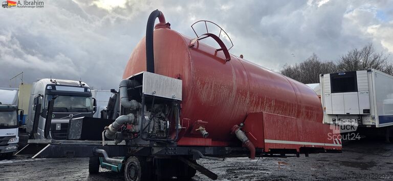 Užitkové vozidlo  19500 L mit Pumpe Mercedes Hilfsrahmen