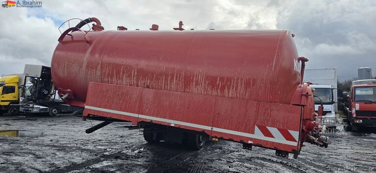 Užitkové vozidlo  19500 L mit Pumpe Mercedes Hilfsrahmen