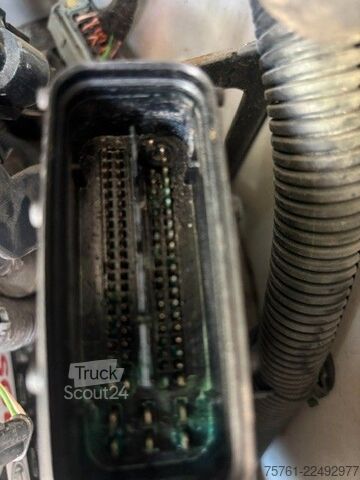 Furgon samochodowy do przewozu aut IVECO 65C17 Fzg Transporter 3 Liter Motor