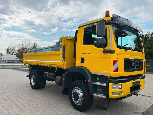 Trojstranný sklápací nákladný automobil MAN TGM 18.290 4x4