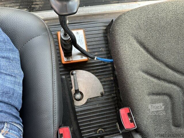 Furgone personalizzato Hansa APZ 1003L mit Müllpresscontainer