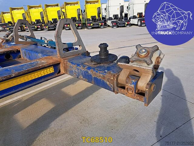 Prevoz zabojnikov Kässbohrer 