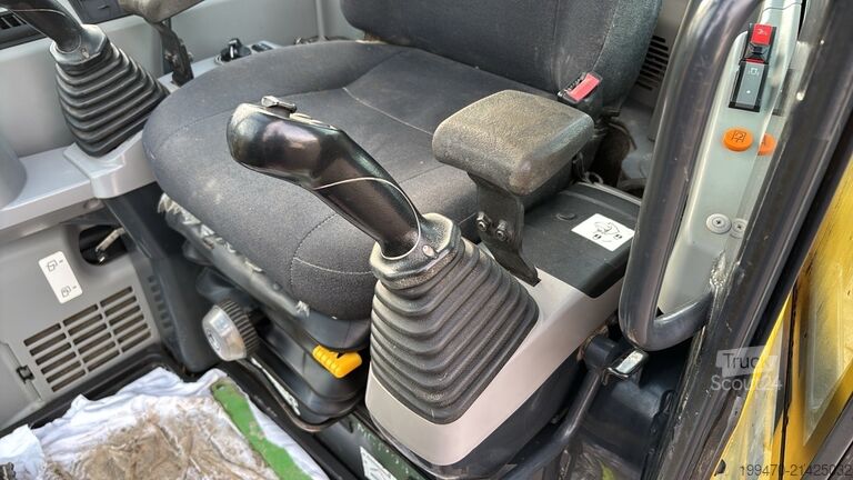 Миди-экскаватор 7т - 12т Komatsu PC80MR-5E0 with 3 excavator buckets