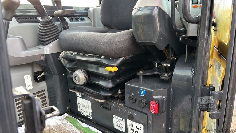 Миди-экскаватор 7т - 12т Komatsu PC80MR-5E0 with 3 excavator buckets