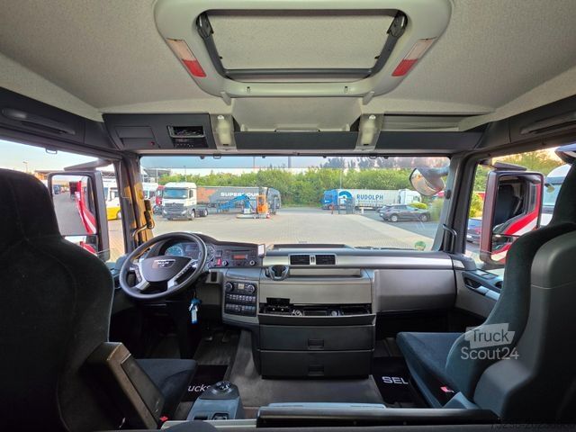 Żuraw samochodowy MAN TGX 26.360 6x2-2 BL / Intarder / HIAB 166K PRO