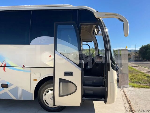 King Long XMQ6900, 2011 року випуску, 37 місць для сидіння, Євро 5 King Long XMQ6900