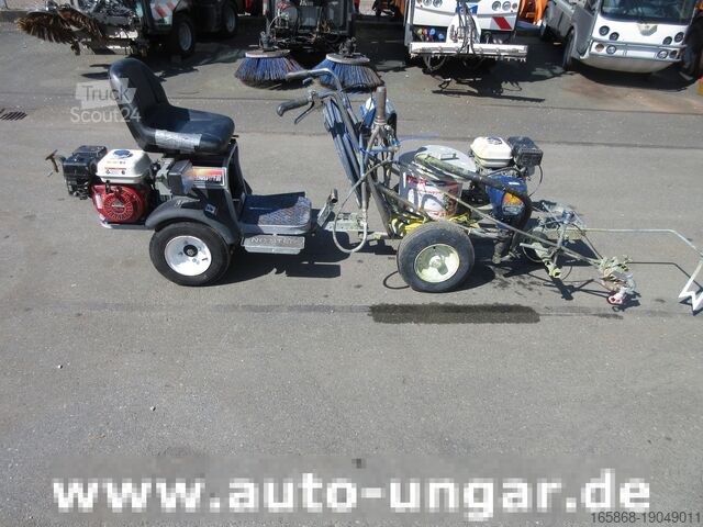 Road markings Graco LineLazer III 3900 Linedriver ride-on