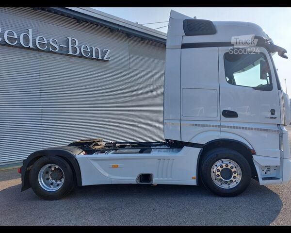 Štandardný ťahač MERCEDES-BENZ Actros L 18 4x2 - Actros L 1852 LS 4x2
